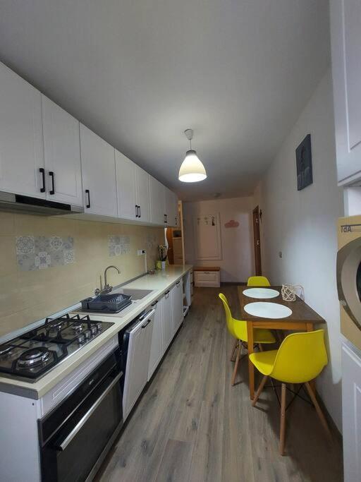 Apartament Spatios In Braşov Exterior foto
